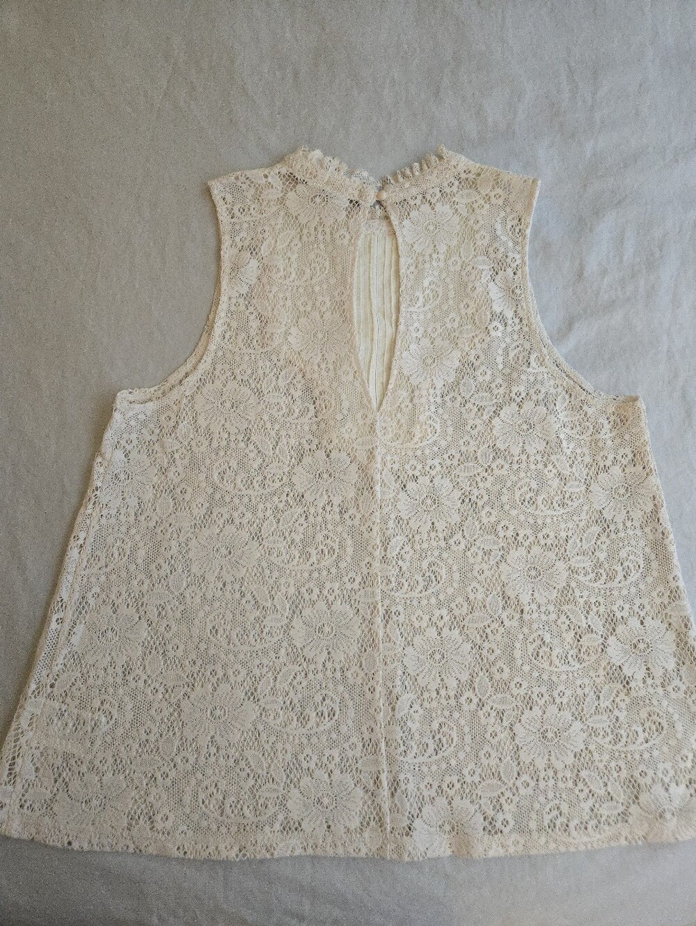 Kimchi Blue Urban Outfitters Cream Floral Lace High-Neck Tank Top Victorian EB4 - Picture 8 of 9